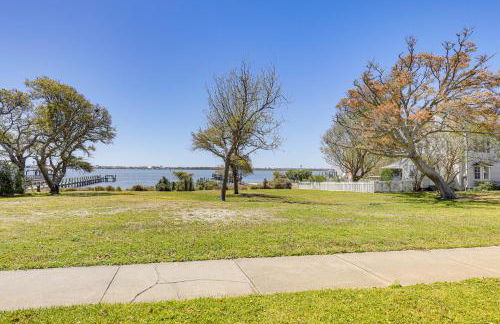 Beach, Pier Access! Pet-Friendly Crystal Coast Gem - Foto 37