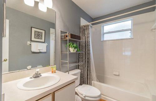 FABULOUS New Decor, Near Dis, Fireplace, Star Wars Children's BR, Next To Pool, LOW rates! - Foto 88