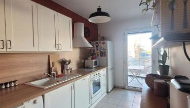 Gerland T2 standing - balcon - parking privé souterrain - Foto 3