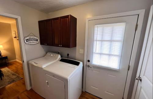 Kid-Friendly Townhouse Near Lake & Sports Complex - Foto 17