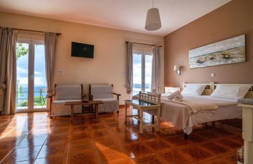 Lorraine's Cottage Style Studios, shared swimming pool and bbq only for guests at Simotata village - Photo 35