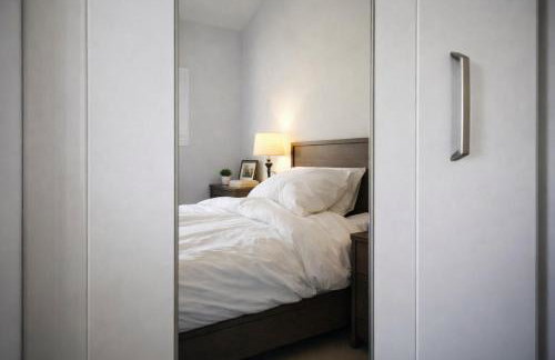 Peaceful Family & Workers Home Near Train Station - Foto 11