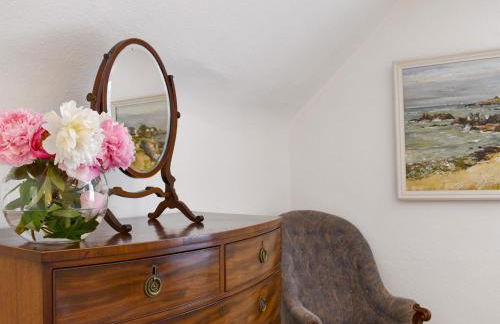 The Courtyard Suite - Photo 7