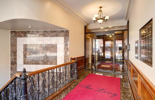 Top Floor Penthouse at the Historic Levy Building - Foto 31