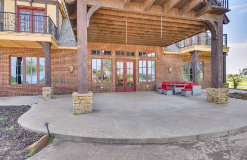 Spacious Edmond Vacation Rental with Hot Tub! - Foto 32