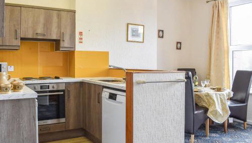 Whitby Apartment - Photo 5