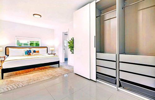 Bright 4BR North Miami Villa Close to Beaches and Huge Backyard - Foto 9