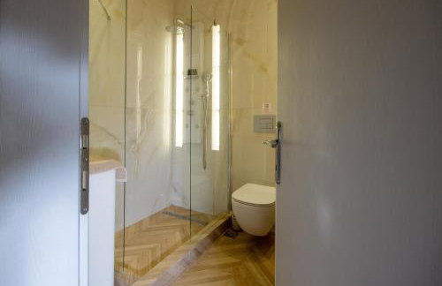 Semiramis Apartment - Photo 16