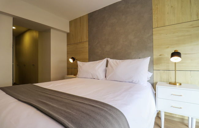 w Illustrious 1BR w Balcony in Miraflores - Photo 15