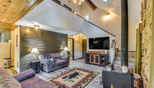 2 Mi to Mi-Wuk Village Cabin with Large Deck - Foto 5