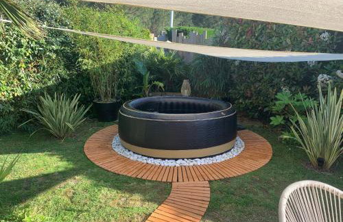 Maison ambiance cabane exotique climatisée piscine & spa 3 chambres 6 personnes - Photo 4