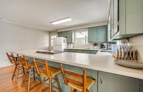 Lakefront Troutman House with Spectacular Sunsets! - Foto 12