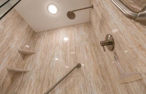 Scenic AGaMing Escape Torch Lake Views and Golf - Foto 29