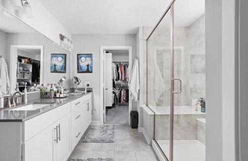 Modern 5 BR -Cul-de-sac -Hot Tub -Ping Pong - Foto 35