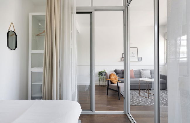 Bauhaus Boutique by TLV2rent - Photo 17