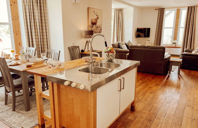 Loch Ness Gate House Apartments - Photo 17