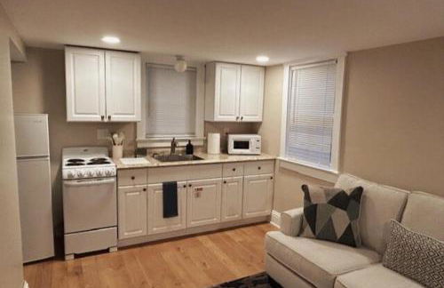 Cute and Cozy Apt Near Historic Downtown Sanford - Foto 18