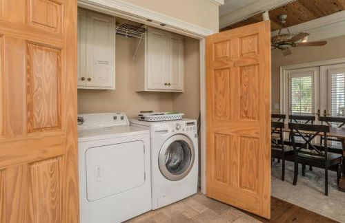 18 Fiddlers Cove Dr - 5 Bed/4 Bath w/ Resort Access & Golf Cart! - Photo 35