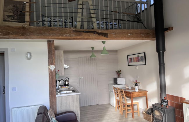 Poachers Hut 1-bed Cottage, Sleeps 2, Pet Friendly - Photo 14