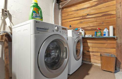 3BR Home Large Kitchen Mins To DwnTwn - Photo 30