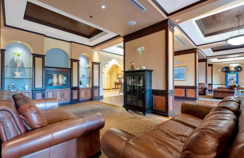 2BR Fireworks View with Pool & Spa 5 Minutes to Disney - Foto 42