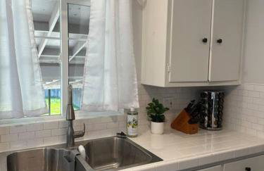 Modern La Cresta - Photo 17