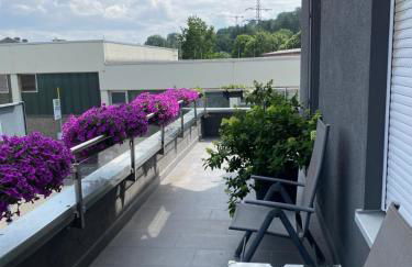 Günstiges grünes Ferienzimmer mit separater moderner Dusche - Foto 27