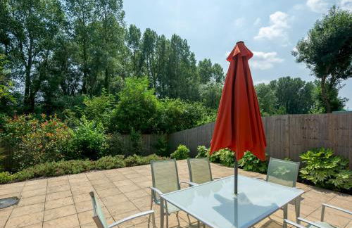 Cheerful 2-Bedroom house with Private parking - Pass the Keys - Foto 4