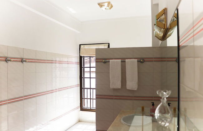 Summer Villa With Heated Private Pool - Photo 72