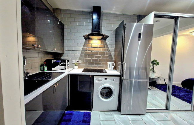 Seaside Escape - Sleeps 4 - Pets Ok - Free Parking - Photo 12