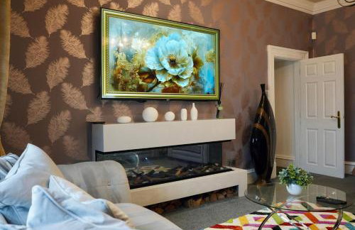 6BR House with Butler, Sauna & Hot Tub in Glasgow - Foto 14