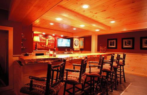 Upscale Fryeburg Cabin Hot Tub and Billiards Table! - Foto 13