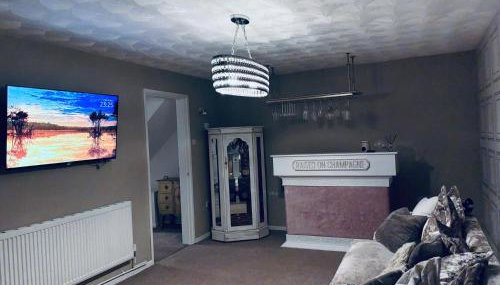 House - Sleeps 6 Hot-tub & Free Parking - Foto 2