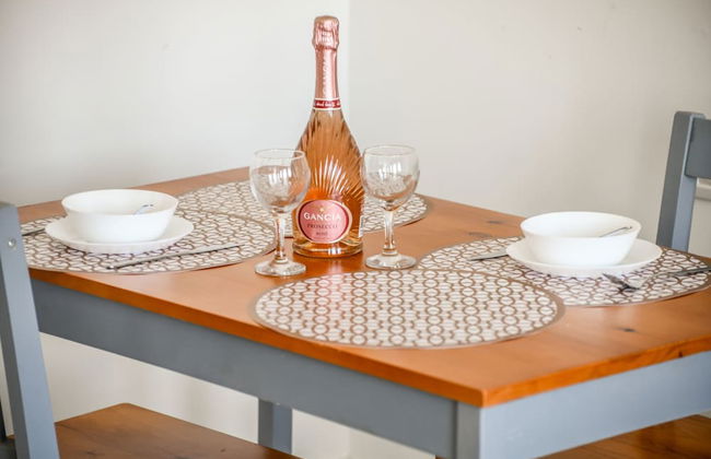 Vintage Charm 1BR Apt w Balcony & View - Foto 22