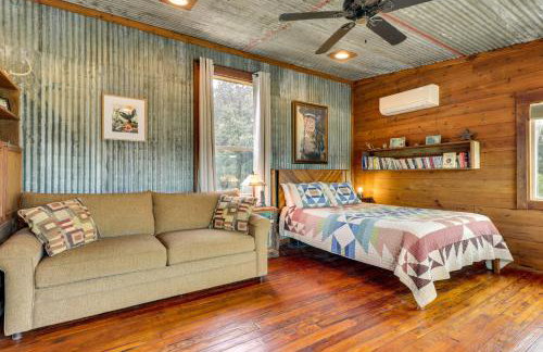 Rustic Eco-Cabin Llano River Getaway on 68 Acres! - Foto 5