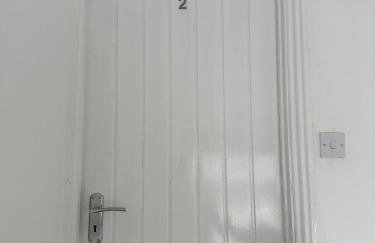 Apartment 2 Sheriff suits - Photo 12