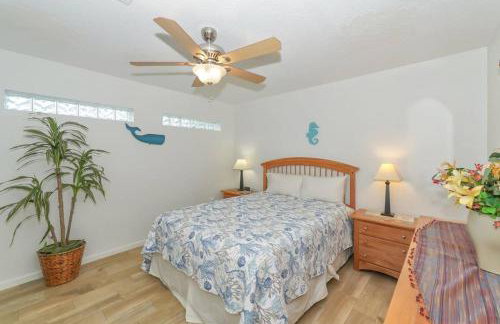 Heated Pool Home - Perfect Location - Walk to Beach, Restaurants and More! - Foto 19