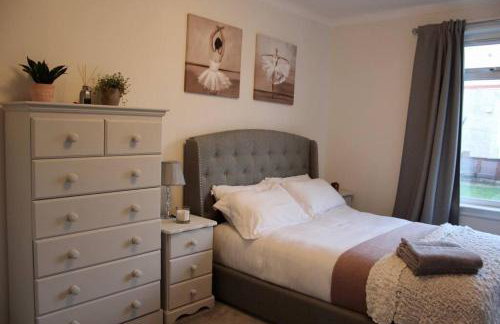 Amazing 2-Bed Home w/ Private Garden Free Parking - Foto 7