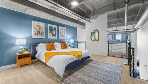 King and Queen 2-Story Loft with 2 Ensuite Baths and Private Balcony at Atlantic Station - Foto 2