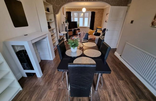 3 Bed Spacious House With Parking - Foto 23