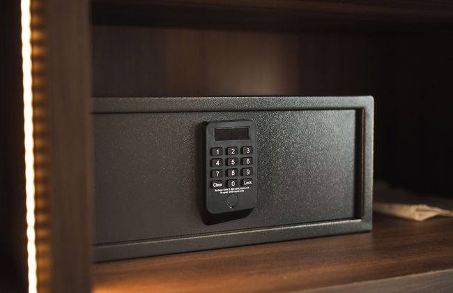 DISTRICT boutique - Photo 38