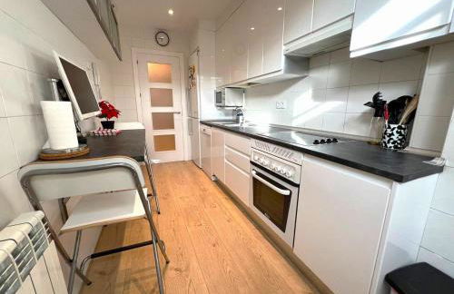 Fabulous Apartment with Garden and Parking - Foto 17