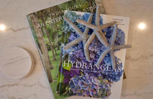 Seabreeze Haven 6 - Steps to Beach, Pet-Friendly, Pool, Fast WiFi - Photo 23