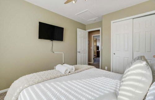 Silver Outpost Near Peterson SFB & Game Lounge - Foto 44