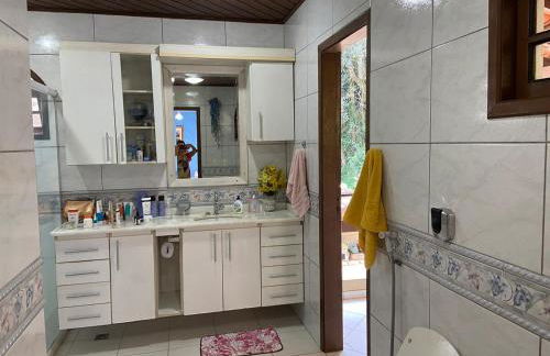 Casa espaçosa em estilo colonial - Foto 48