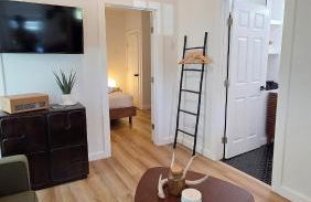 Cozy 1BR Tiny Home near Downtown and NB Rivers - Photo 4