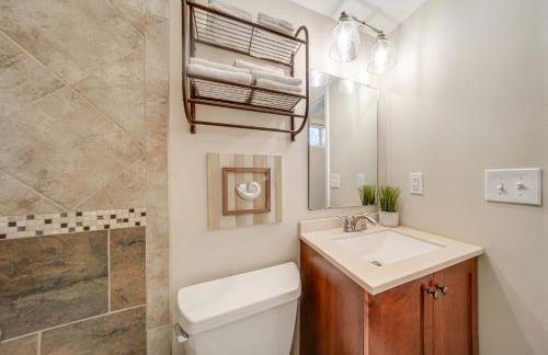 Walk to GOTL strip! Family cottage with laundry - Foto 20