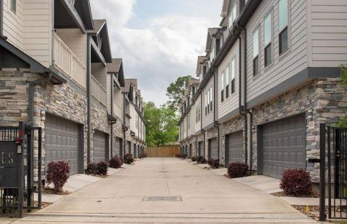 15mi to FIFA l Walkable l Gym l Garage l Heights! - Foto 63