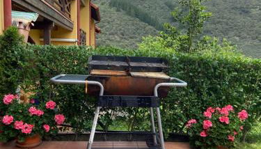 PRECIOSO CHALET JUNTO A POTES CON PISCINA-4 Hab,3 Baños - Foto 3