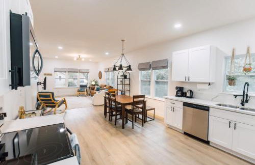 The Little Blue House - 1 King & 3 Queen beds - Foto 10